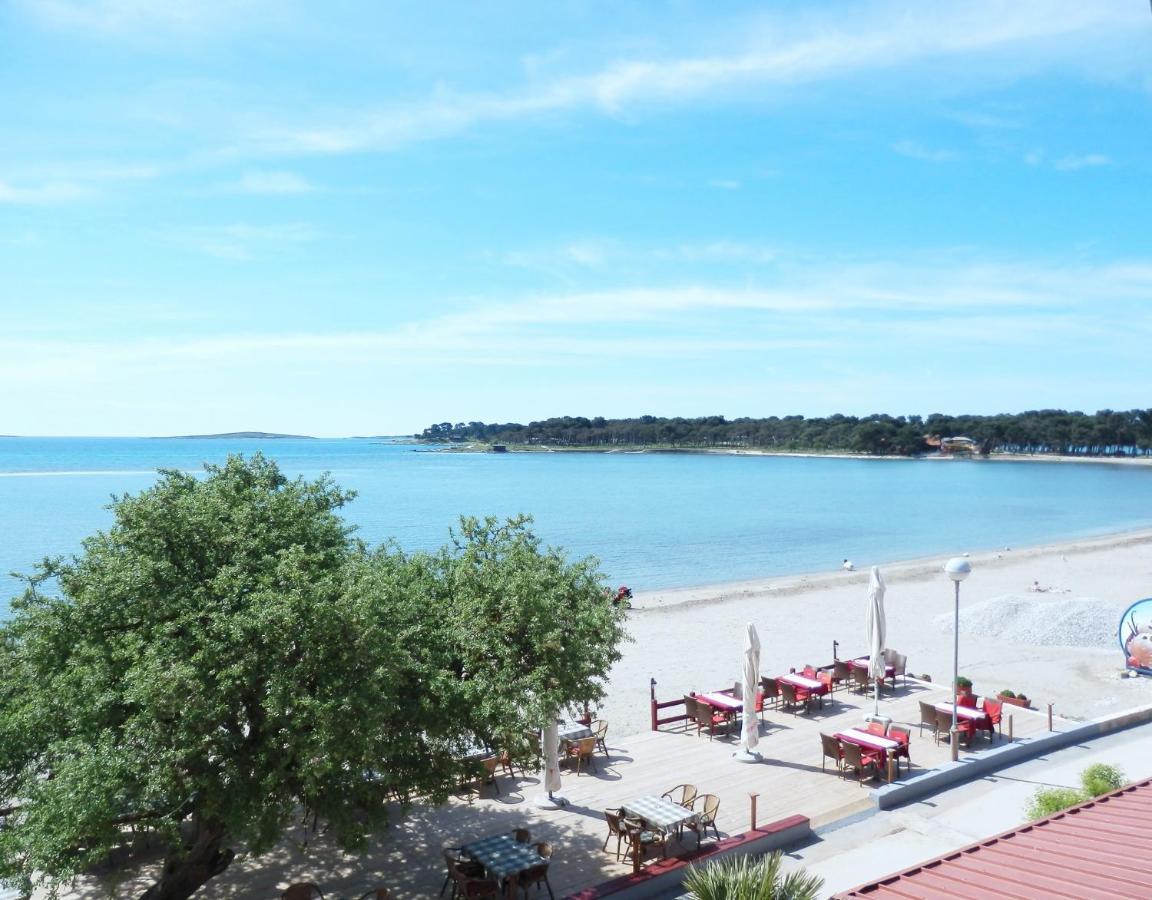 Idila Sea Front Apartments Медулин Екстериор снимка