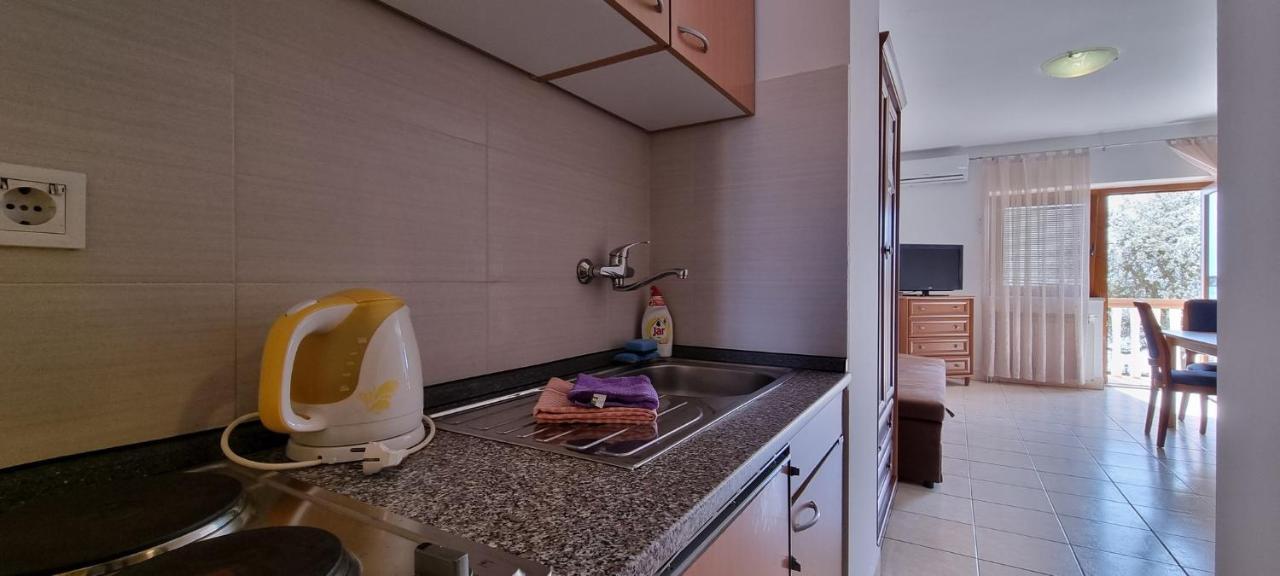 Idila Sea Front Apartments Медулин Екстериор снимка