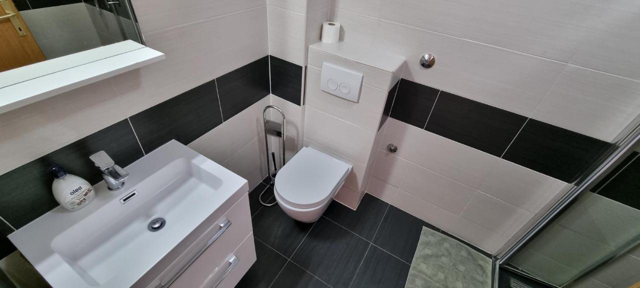 Idila Sea Front Apartments Медулин Екстериор снимка
